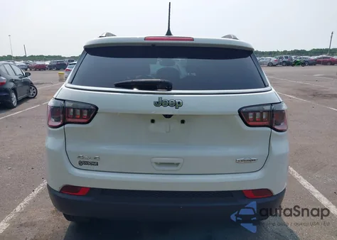 2022 Jeep Compass Latitude 4X4 из США, поврежденный, VIN 3C4NJDBB8NT232106